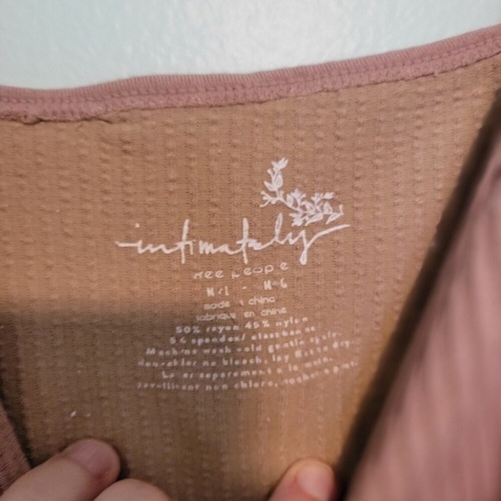 Intimately Free People Pink Ribbed Cropped Tank Size M/L - Picture 4 of 4
